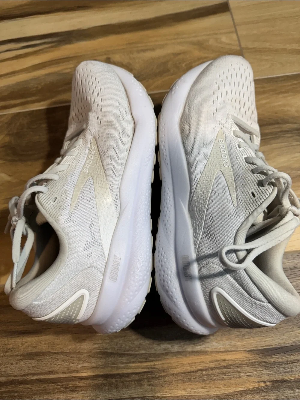 Brooks Ghost 16 Women's Running/Tennis Shoes – Size 8.5 Medium - used